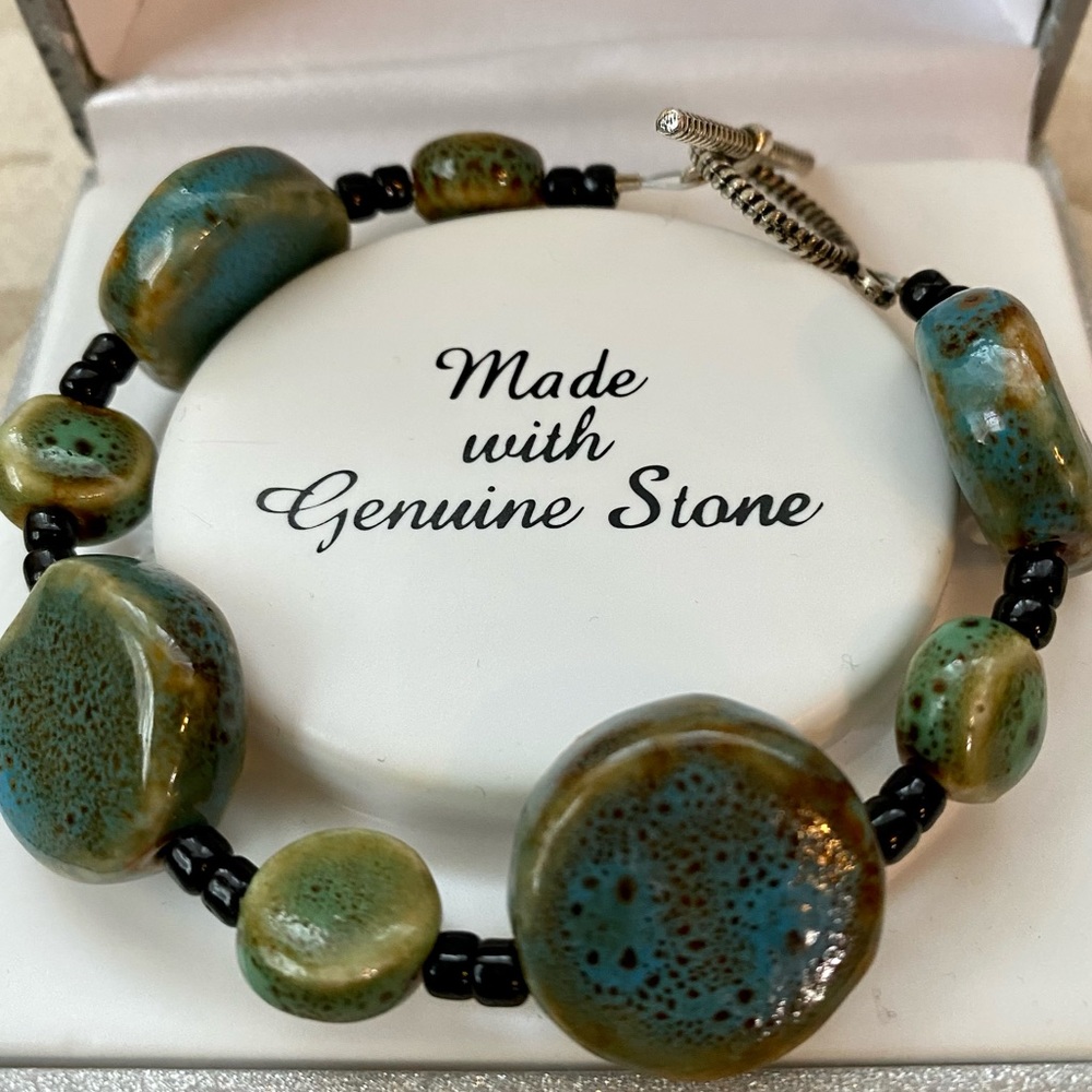 Women’s Round Turquoise Stone Bracelet, Silver Toggle Clasp